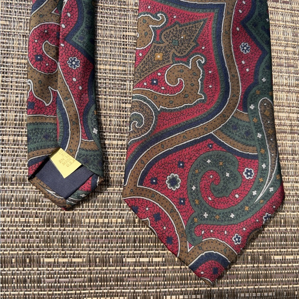 Vtg Paisley Silk Tie USA vintage